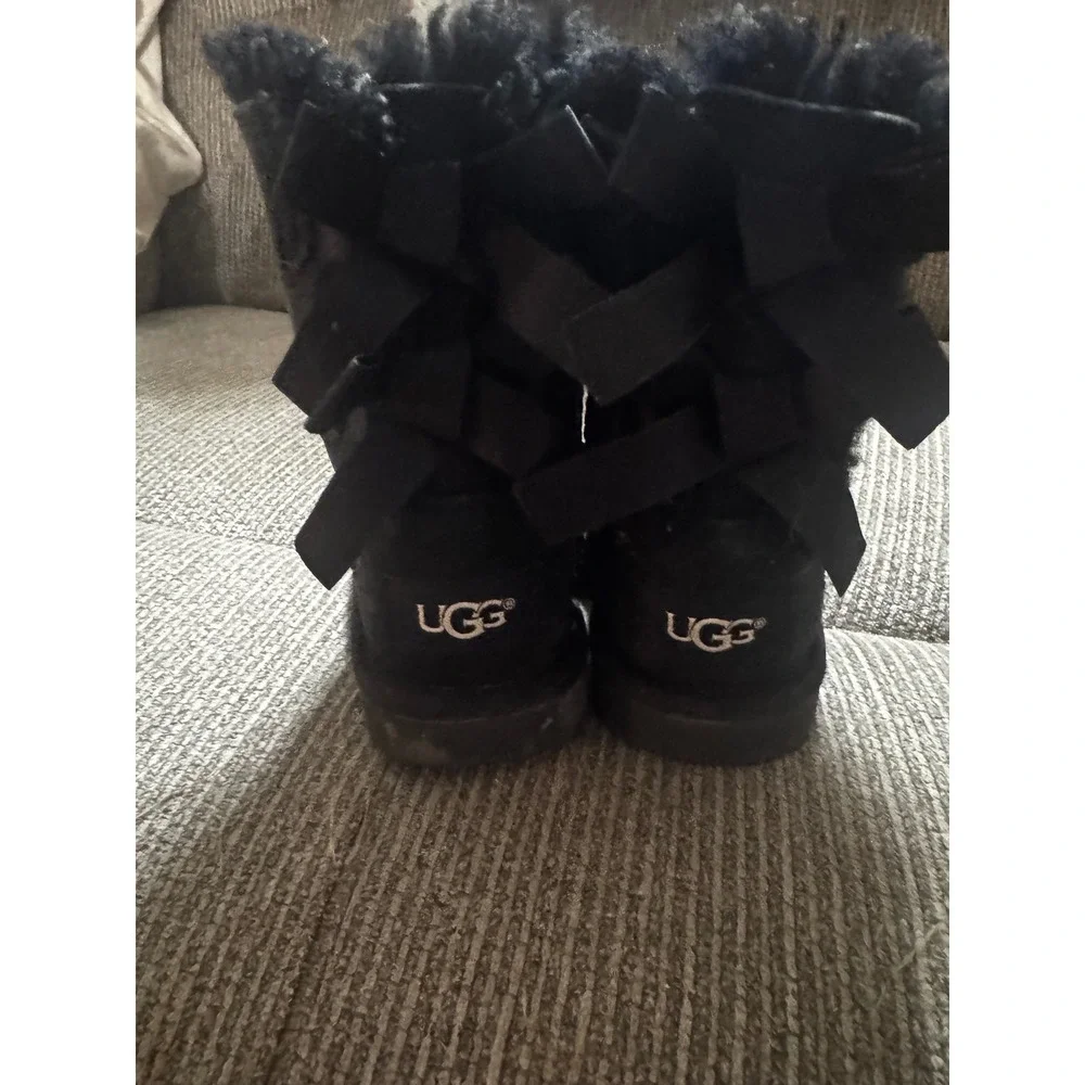 UGG Kids Bailey Bow II Black Suede Boots Girls‎ Size 7 1017394T